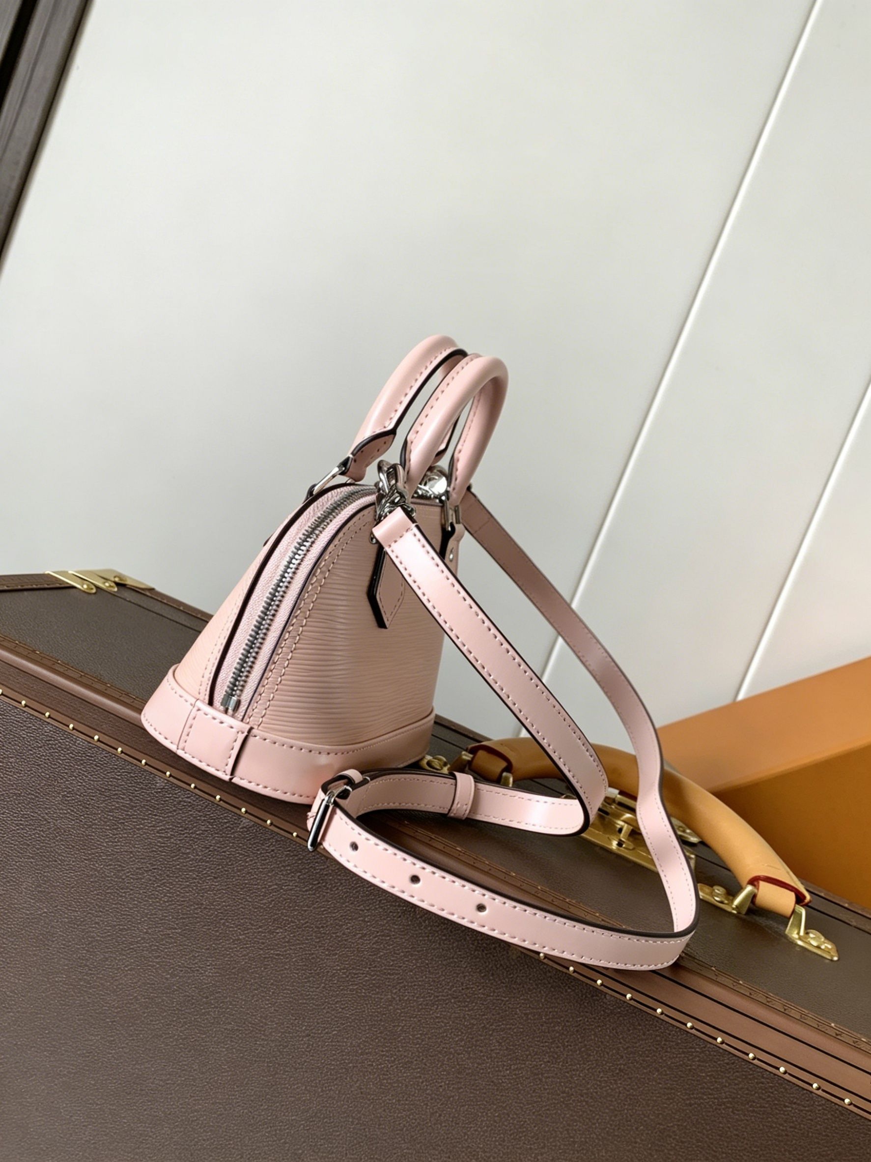Shoulder Bag Structured - 핸드헬드 퍼스 브랜드 새 상품 컨버터블