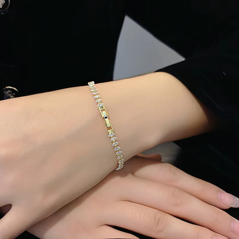 우아한 골드 CZ 팔찌 – 여성용 반짝이는 조절 가능한 - Formal Wear Jewelry For Women 리뷰 및 가격