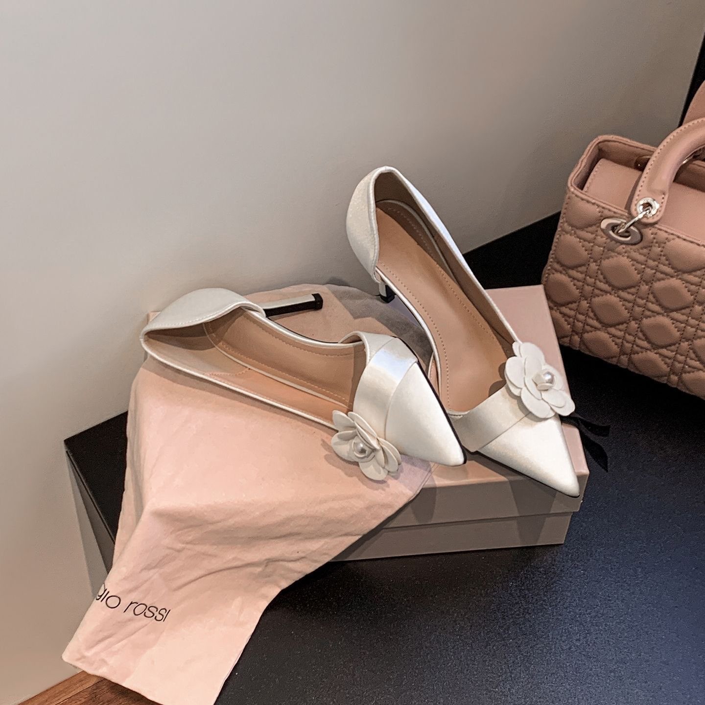 새틴 포인티드 스틸레토 펌프스 여성용 플로럴 펄 얇은  - Formal Women Daily Wear Footwear 리뷰 및 가격