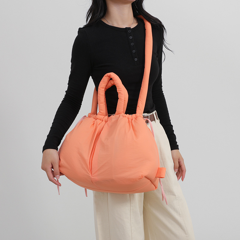 여성용 새 가방 다운 패딩 자켓 가방 패션 싱글 숄더  - Shoulder Bag Structured 리뷰 및 가격